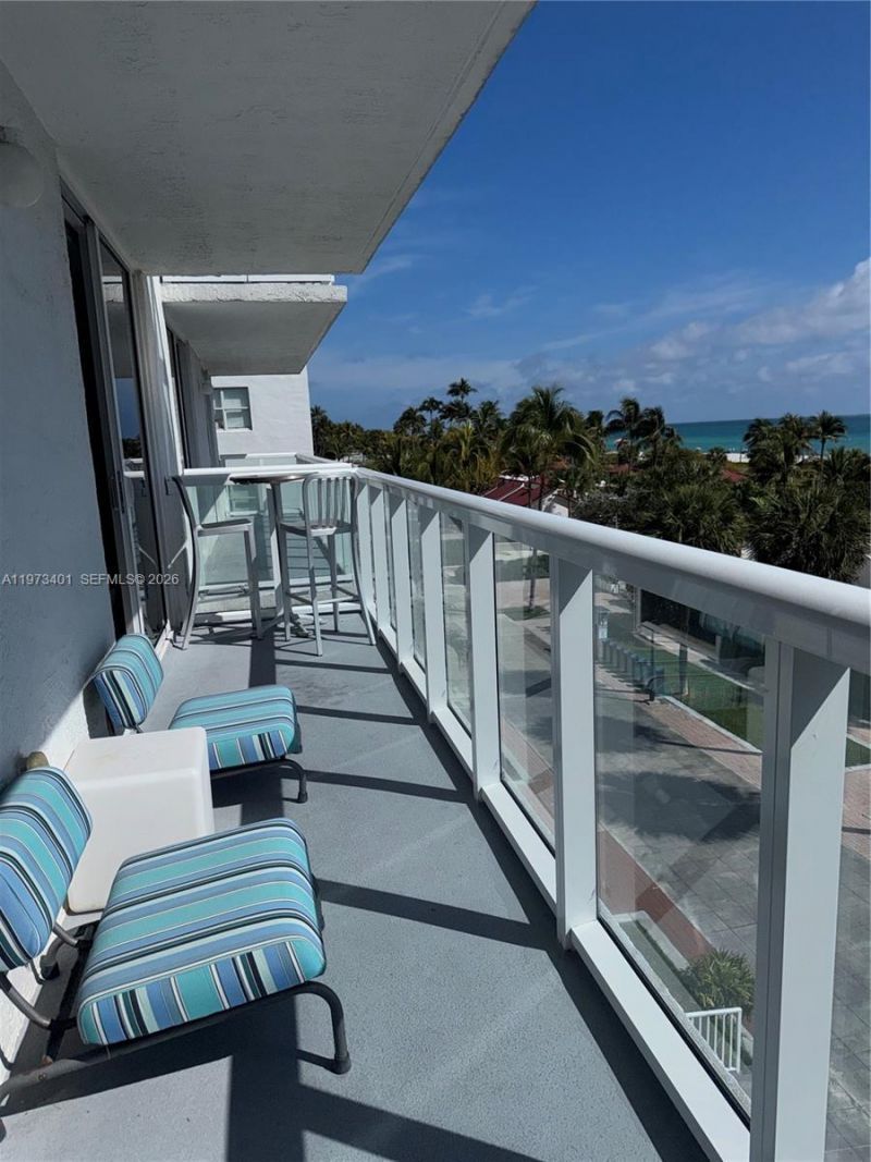 2457 Collins Ave , Unit 405, Miami Beach, FL 33140 Photo