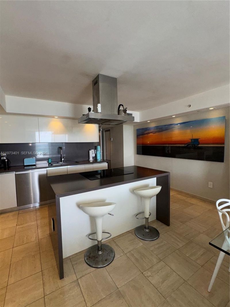 2457 Collins Ave , Unit 405, Miami Beach, FL 33140 Photo