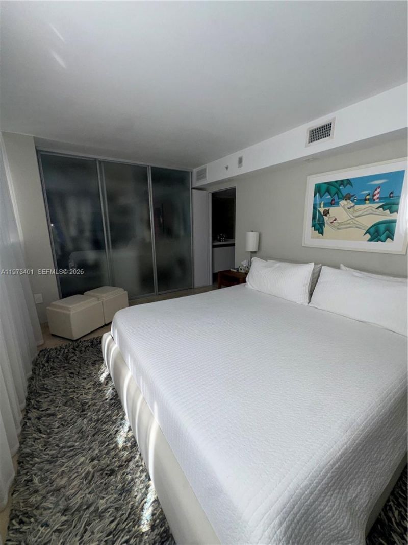 2457 Collins Ave , Unit 405, Miami Beach, FL 33140 Photo