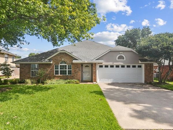 3446 Spring Willow Drive, Grapevine, TX 76051