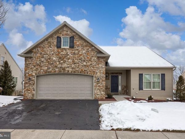 900 CAMBRIDGE DRIVE , MANHEIM, PA 17545