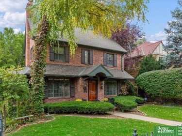 656 N 58th Street, Omaha, NE 68132