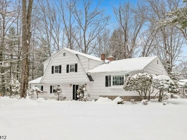 78 Woodmont Dr, Woodcliff Lake, NJ 07677