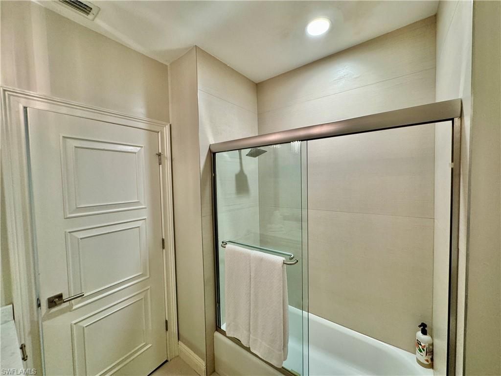 365 5th Ave S, Unit 303, Naples, FL 34102 Photo