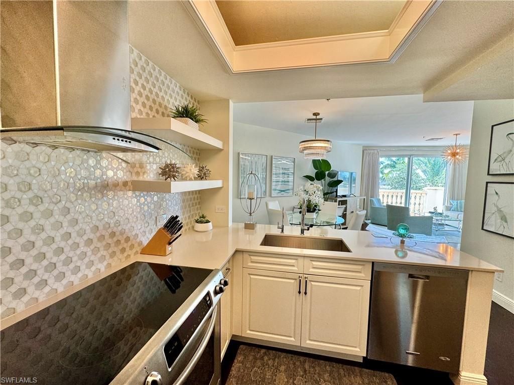 365 5th Ave S, Unit 303, Naples, FL 34102 Photo