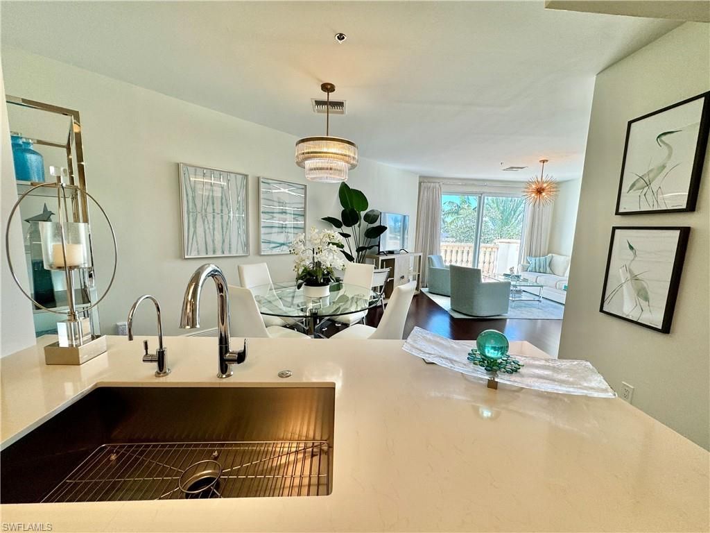 365 5th Ave S, Unit 303, Naples, FL 34102 Photo