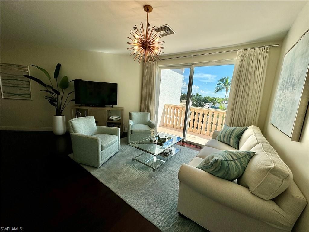 365 5th Ave S, Unit 303, Naples, FL 34102 Photo