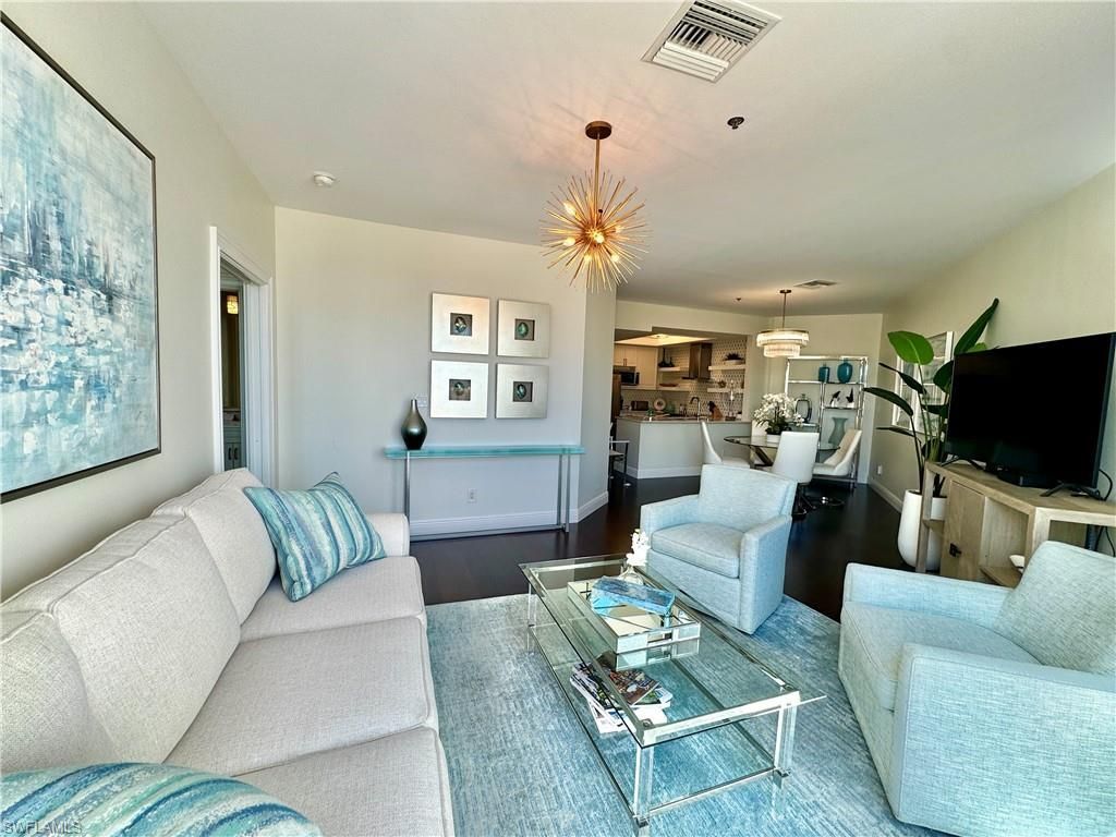 365 5th Ave S, Unit 303, Naples, FL 34102 Photo