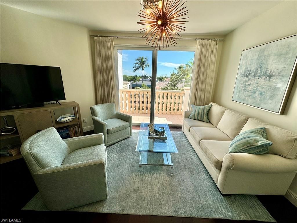 365 5th Ave S, Unit 303, Naples, FL 34102 Photo