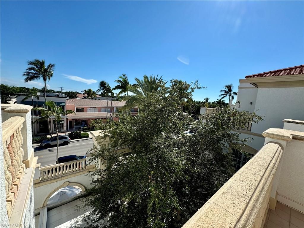 365 5th Ave S, Unit 303, Naples, FL 34102 Photo