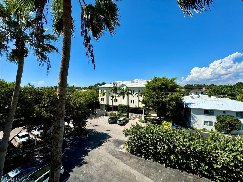 365 5th Ave S, Unit 303, Naples, FL 34102 Photo
