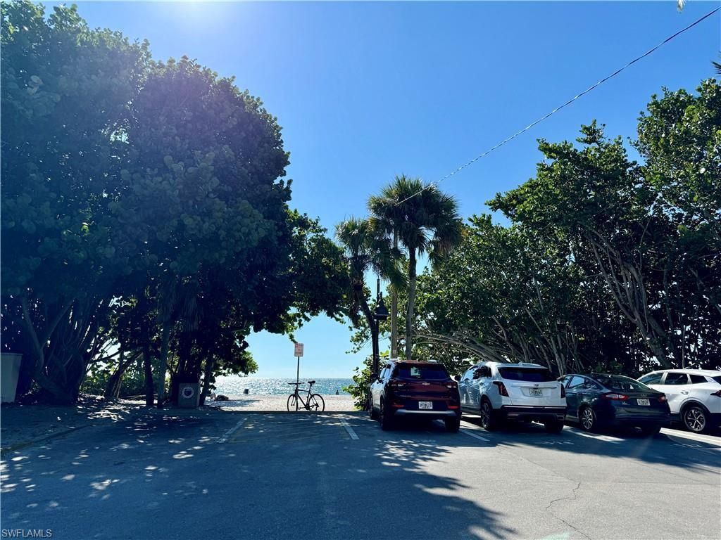 365 5th Ave S, Unit 303, Naples, FL 34102 Photo
