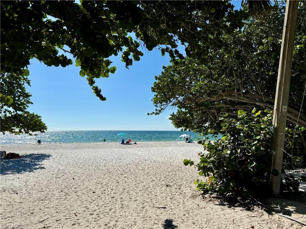 365 5th Ave S, Unit 303, Naples, FL 34102 Photo