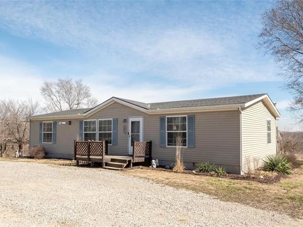 6872 Wild Horse Road, McLouth, KS 66054