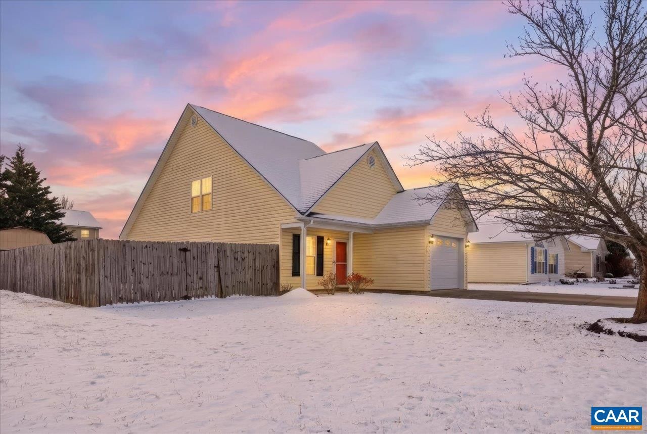 212 Inglecress Rd, Waynesboro, VA 22980 Main Photo