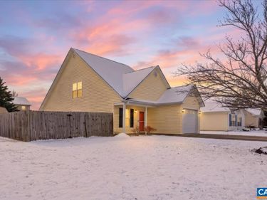 212 INGLECRESS RD, Waynesboro, VA 22980