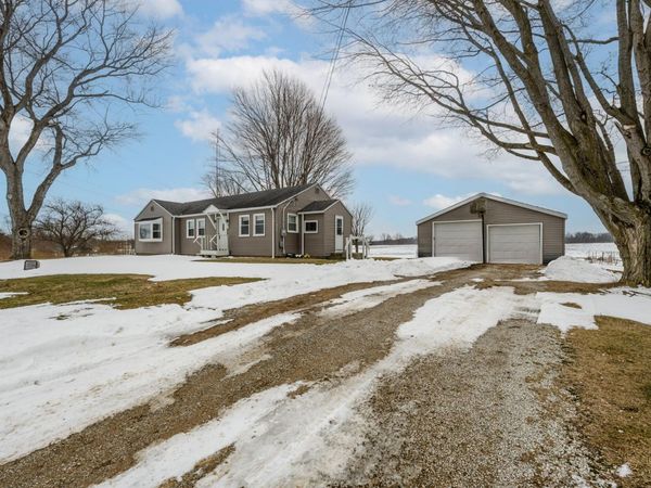 940 Mount Tabor Road, Buchanan, MI 49107