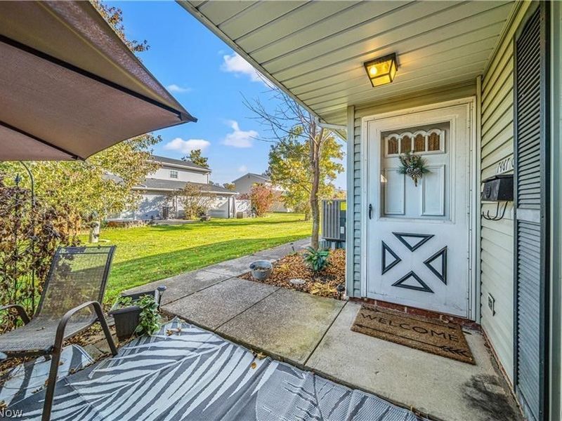 7987 Carriage Circle, Mentor, OH 44060 Photo 3