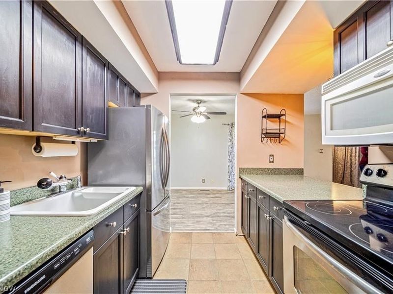 7987 Carriage Circle, Mentor, OH 44060 Photo 8