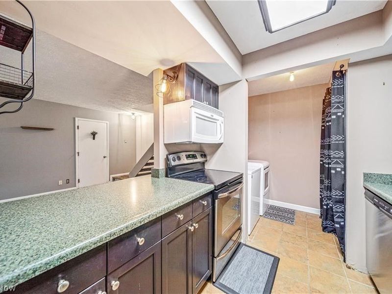 7987 Carriage Circle, Mentor, OH 44060 Photo 9