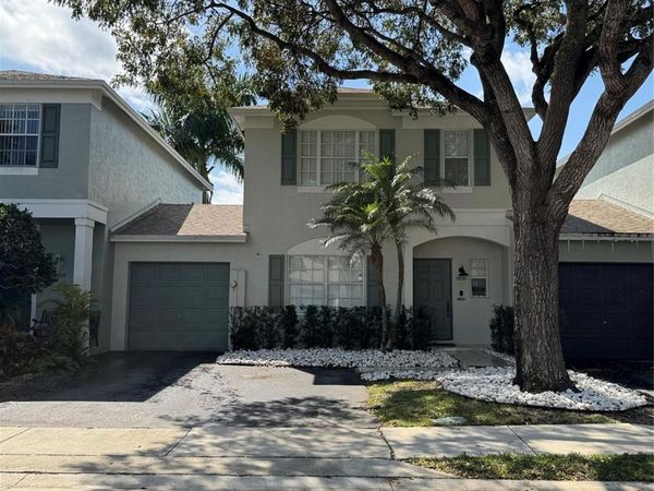 9530 E Plum Harbor Way, Tamarac, FL 33321