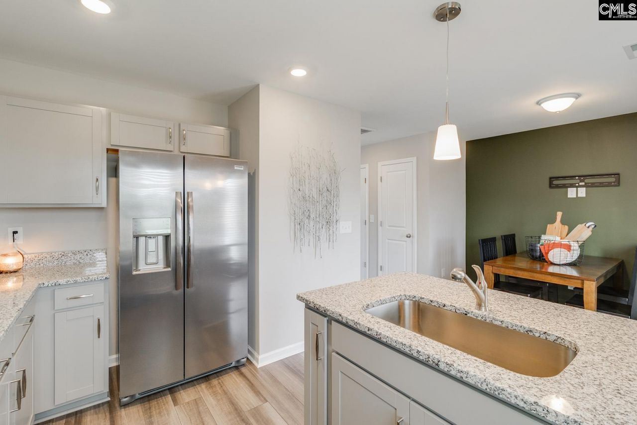 3037 Harborview Drive  Photo 4