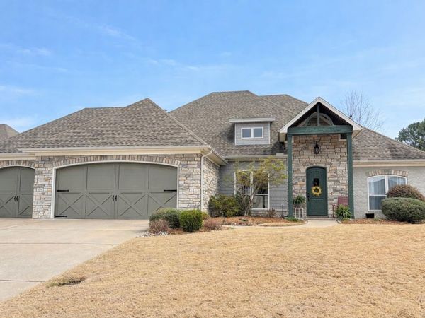 1030 Applewood Drive, Conway, AR 72034