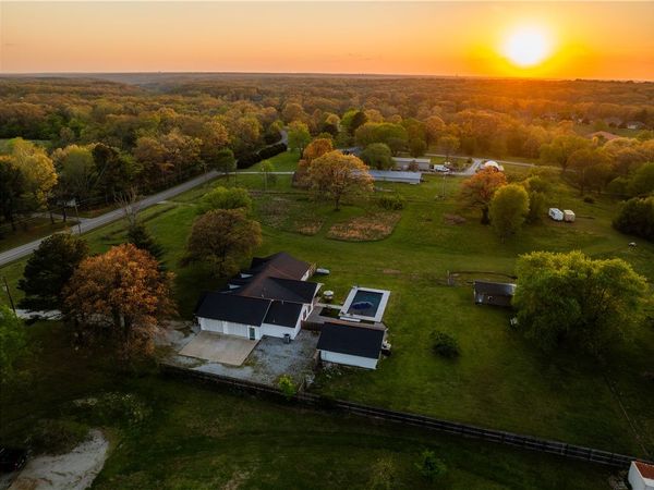 9248 E McNelly Road, Bentonville, AR 72712