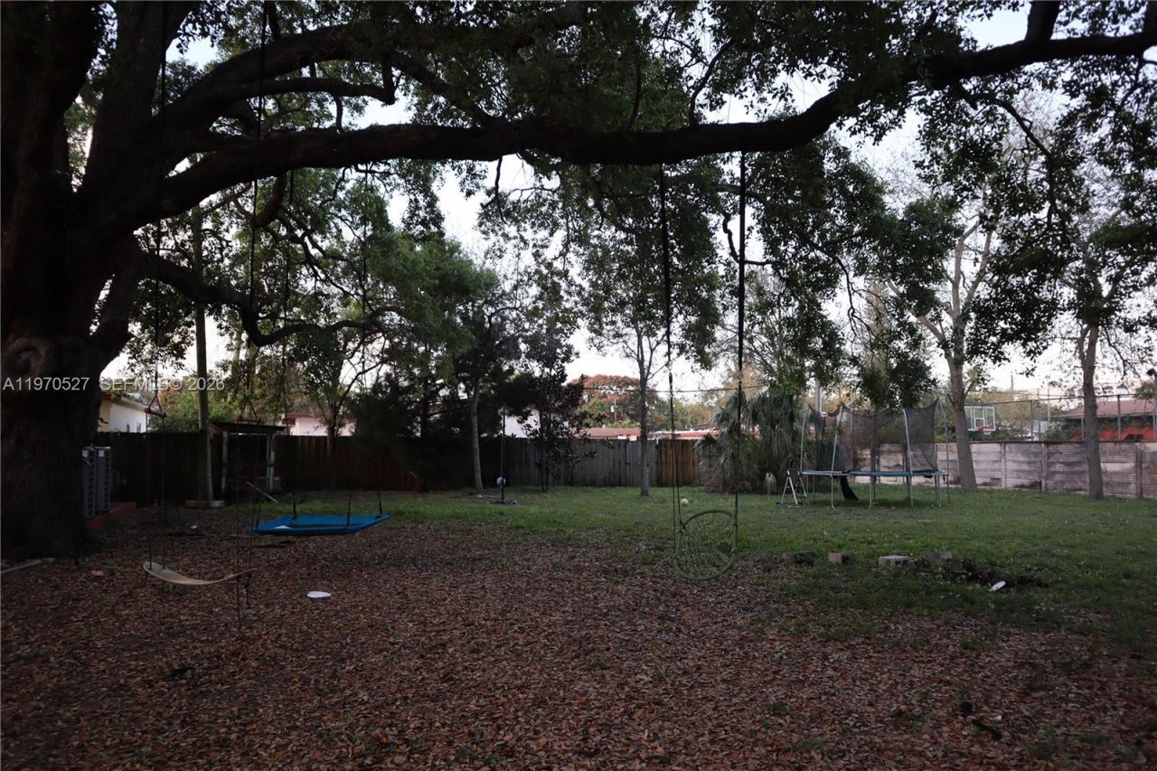 937 NE 171st St, Miami, FL 33162 Photo