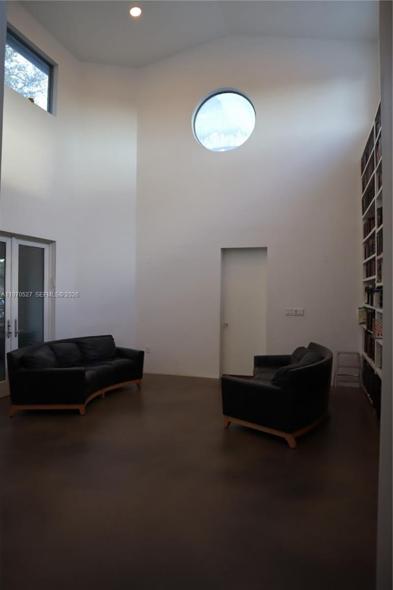 937 NE 171st St, Miami, FL 33162 Photo