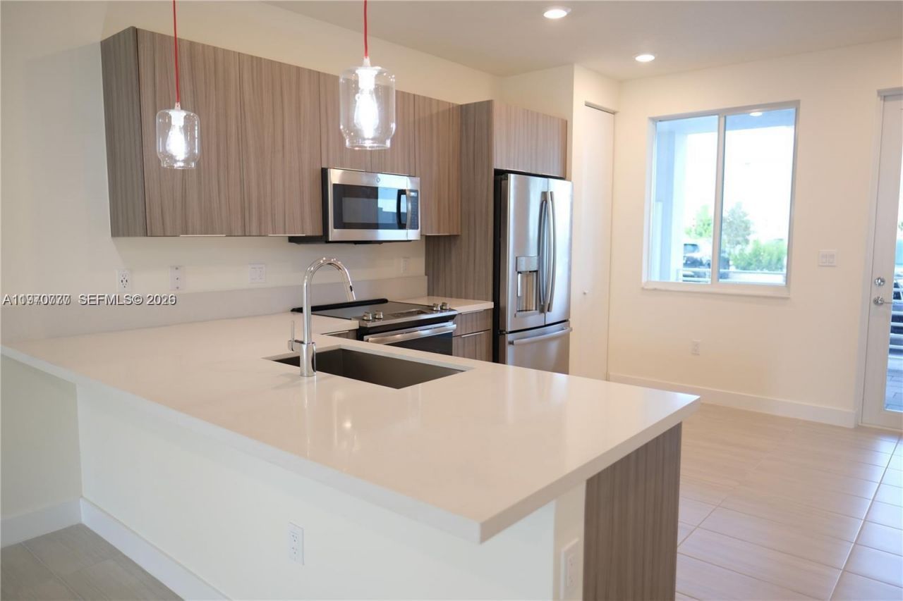 6416 NW 102nd Ct, Unit 104, Doral, FL 33178 Photo