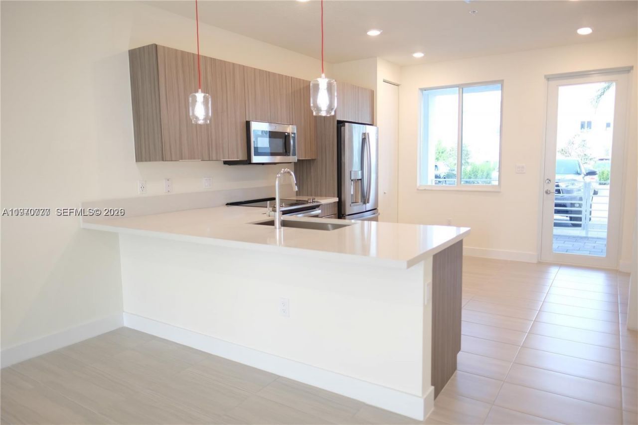 6416 NW 102nd Ct, Unit 104, Doral, FL 33178 Photo