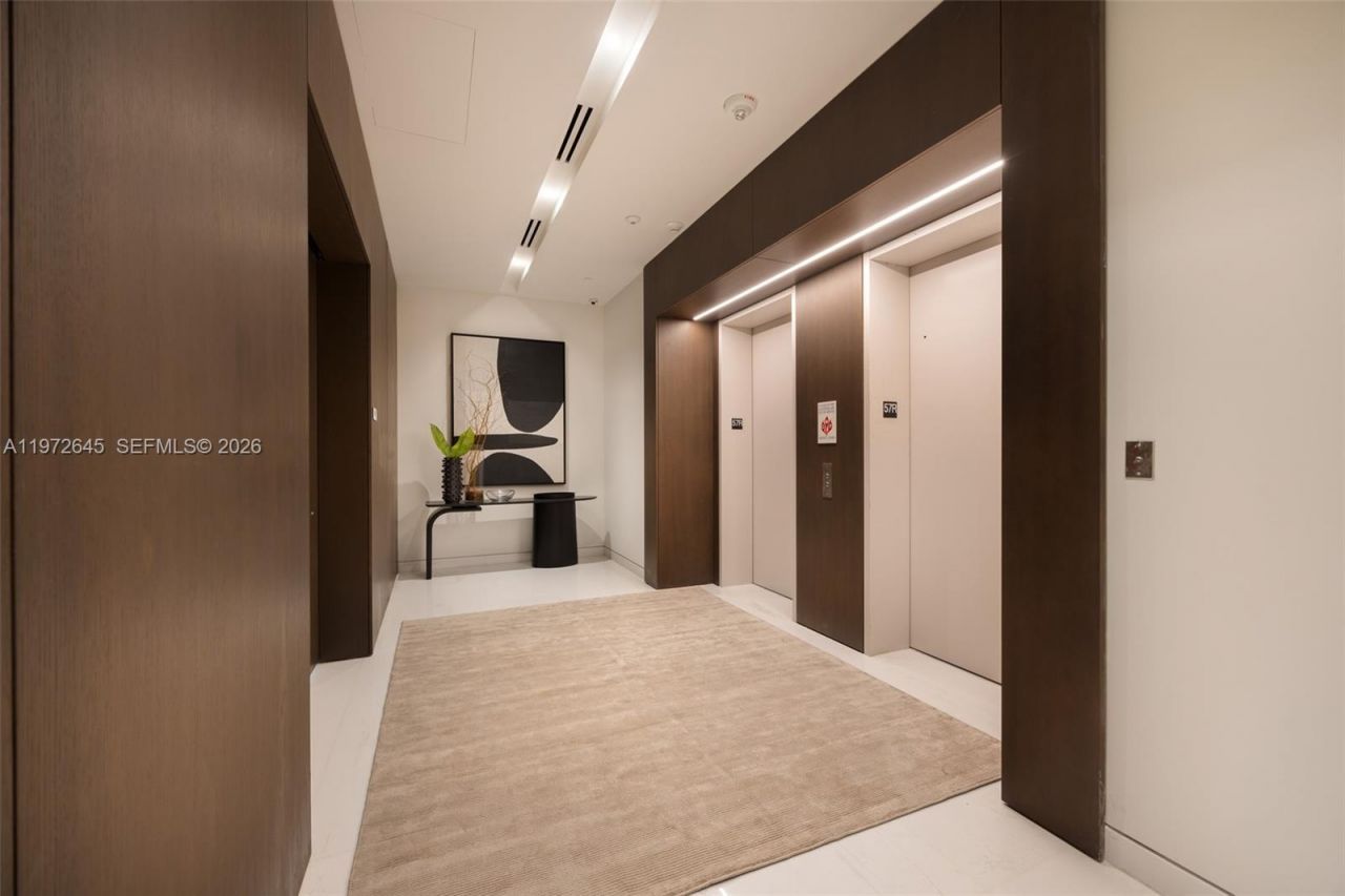 300 Biscayne Boulevard Way, Unit PH5701, Miami, FL 33131 Photo