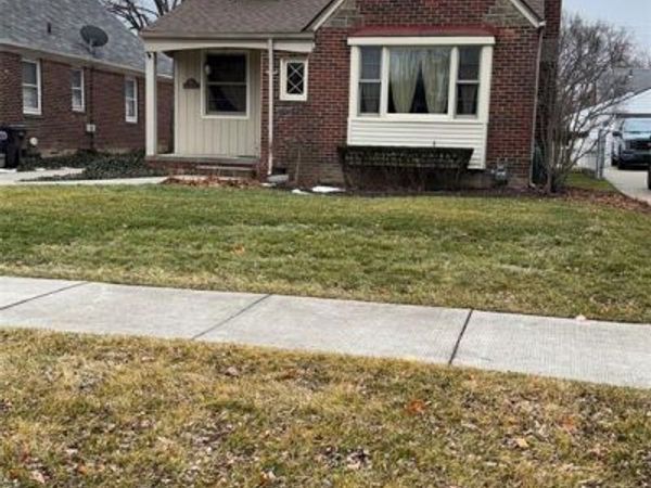 373 Ridgemont Road, Grosse Pointe Farms, MI 48236