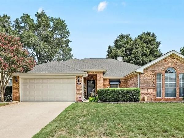 325 Stately Oak Lane, Lake Dallas, TX 75065