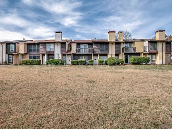 226 Rolling Hills Place, Lancaster, TX 75146