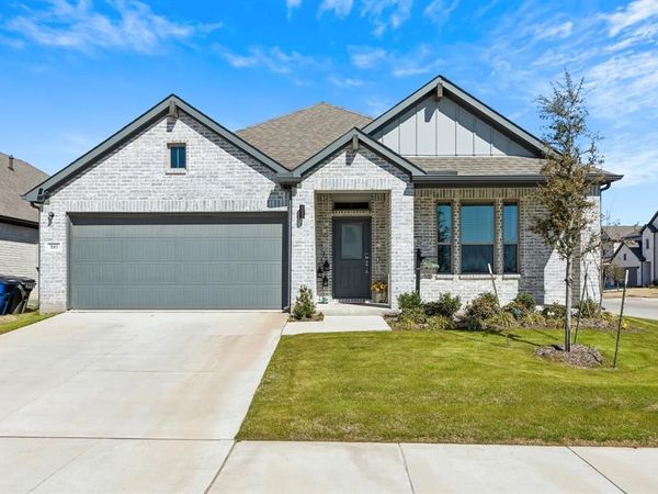581 Chase Creek Drive, Lavon, TX 75166