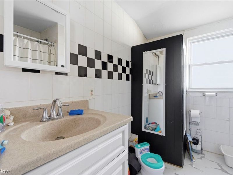 328 E 238th Street, Euclid, OH 44123 Photo 12