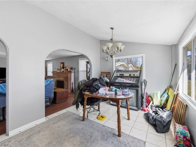 328 E 238th Street, Euclid, OH 44123 Photo 2