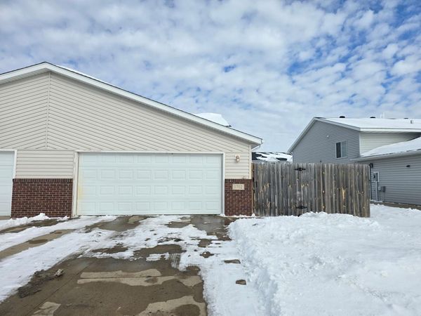 1702 41ST Avenue S, Moorhead, MN 56560