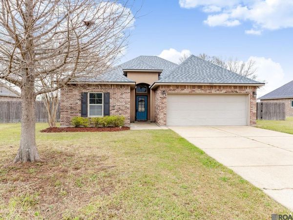 2434 Orleans Quarters Dr, Brusly, LA 70719