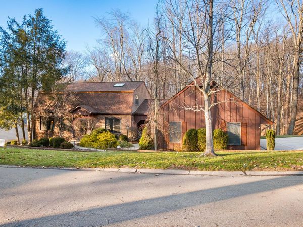 905 Center Court, Zanesville, OH 43701