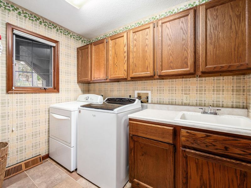 905 Center Court, Zanesville, OH 43701 Photo 25