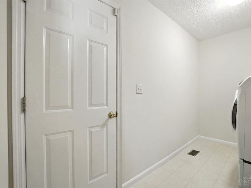 2139 Castle Pines Court, Hamilton, OH 45013 Photo 23