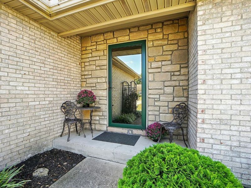 2139 Castle Pines Court, Hamilton, OH 45013 Photo 3