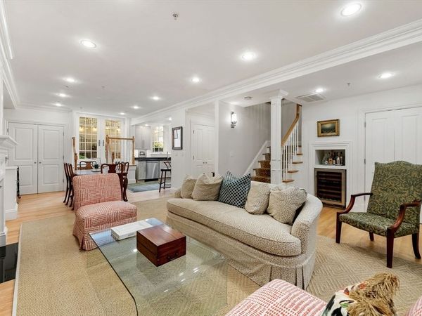 9-11 Worcester Sq, Unit 1, Boston, MA 02118