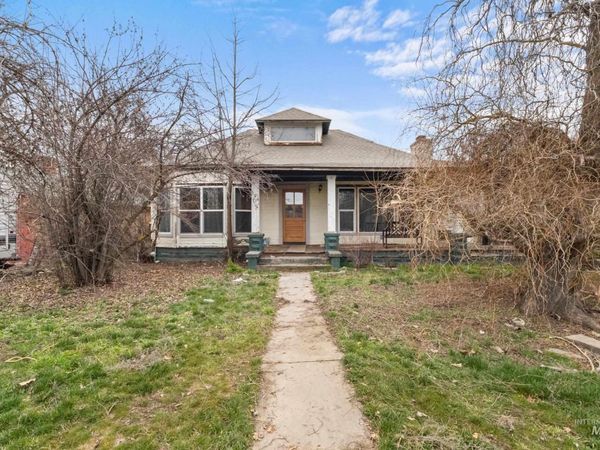 504 N 9th St, Payette, ID 83661