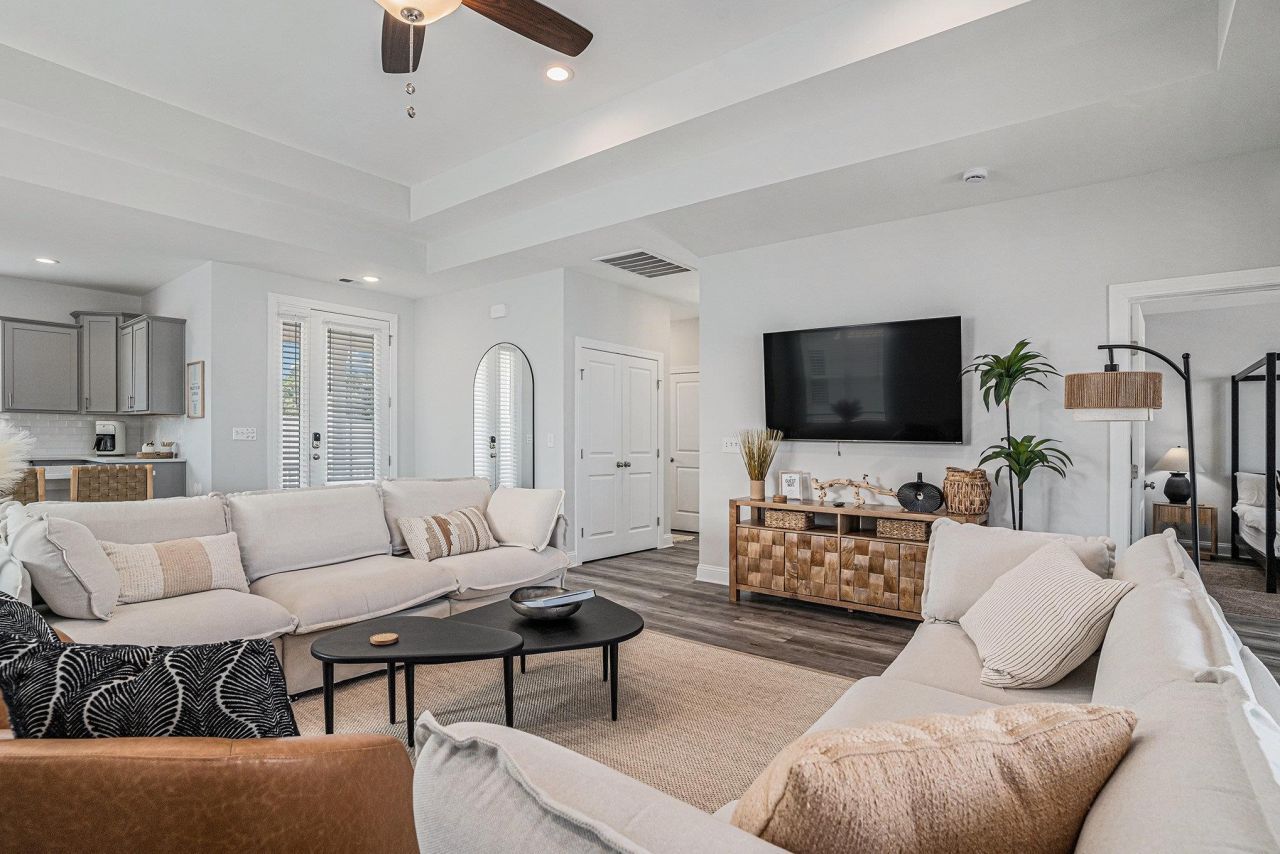 454 Wilcox Ave. Photo 9