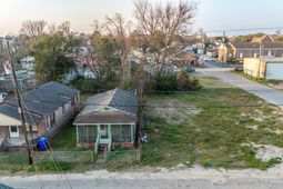 1978 Forest Avenue photo 4