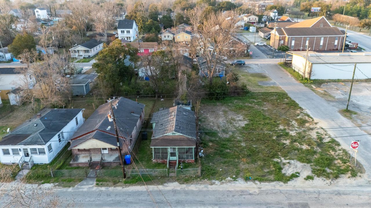 1978 Forest Avenue Photo 4